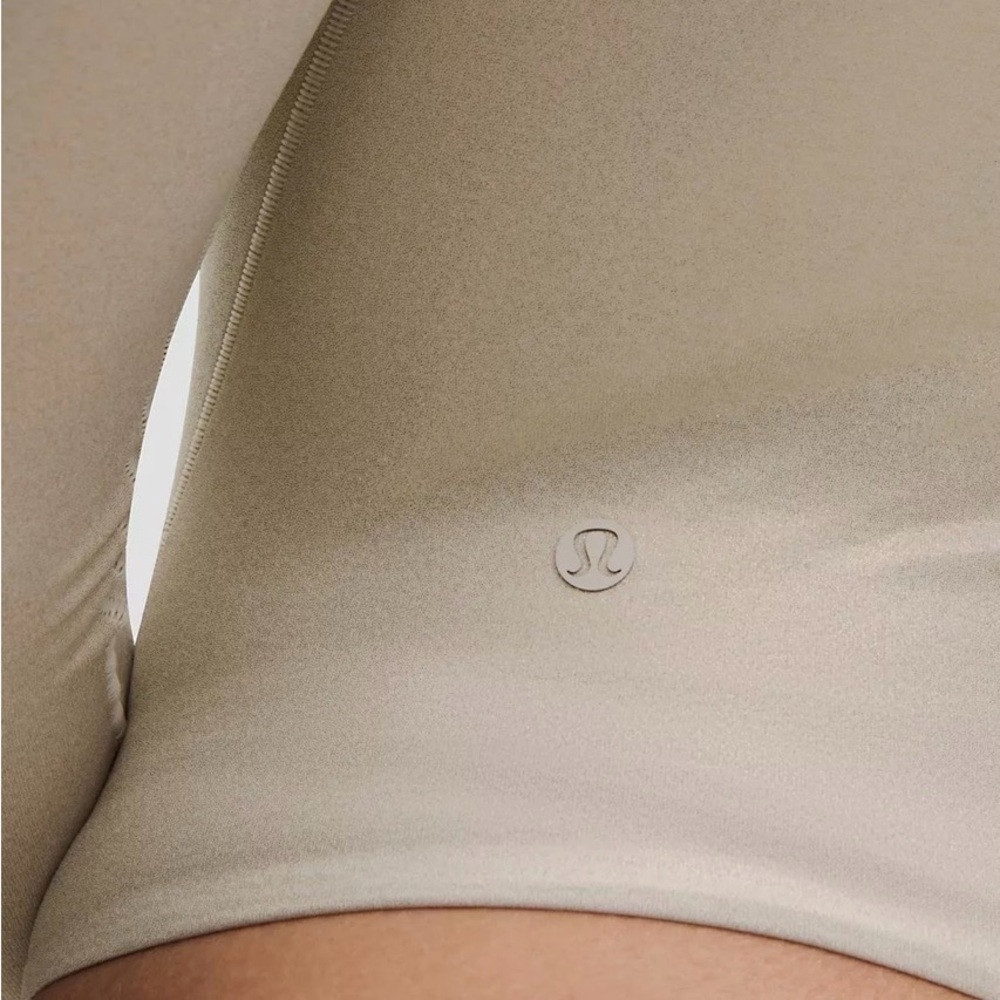 Wundermost Ultra-Soft Nulu Square-Neck Long-Sleeve Bodysuit
Shine Size S - Picture 5 of 9
